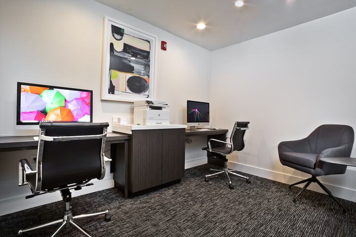 Business Center 41 of 45