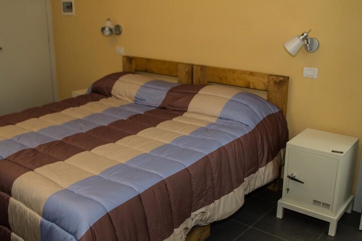 Room 6 of 37
