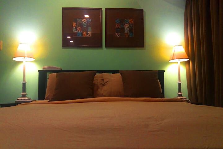 Room 24 of 65