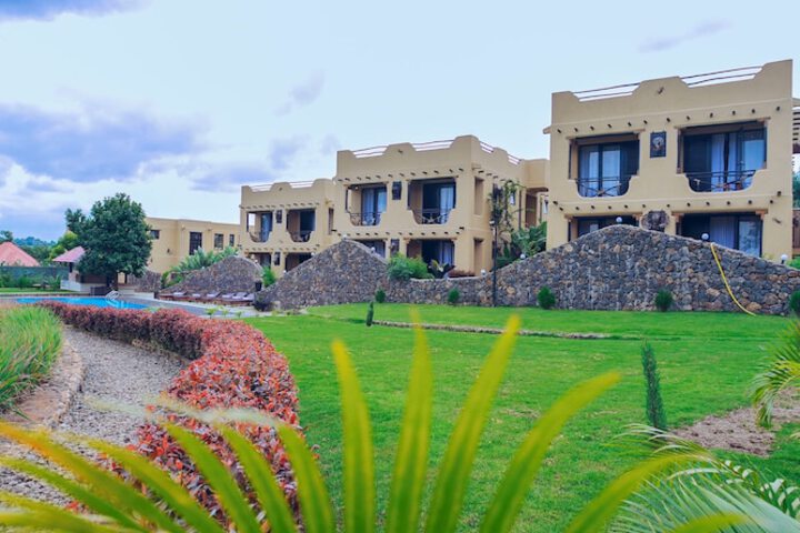 Hotel Exterior 26 of 32