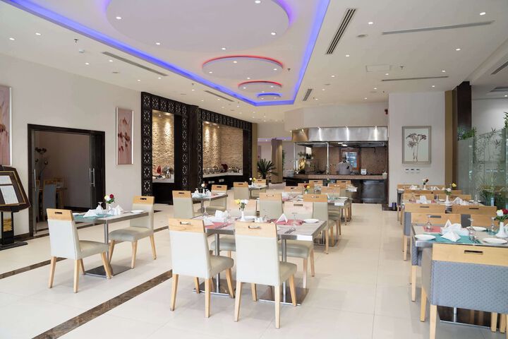 Dining 65 of 75
