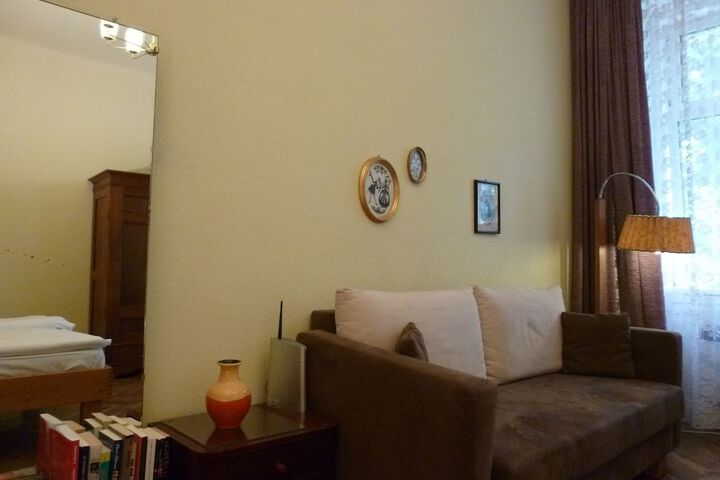 Room 11 of 108
