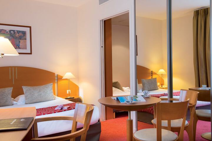 Room 10 of 50