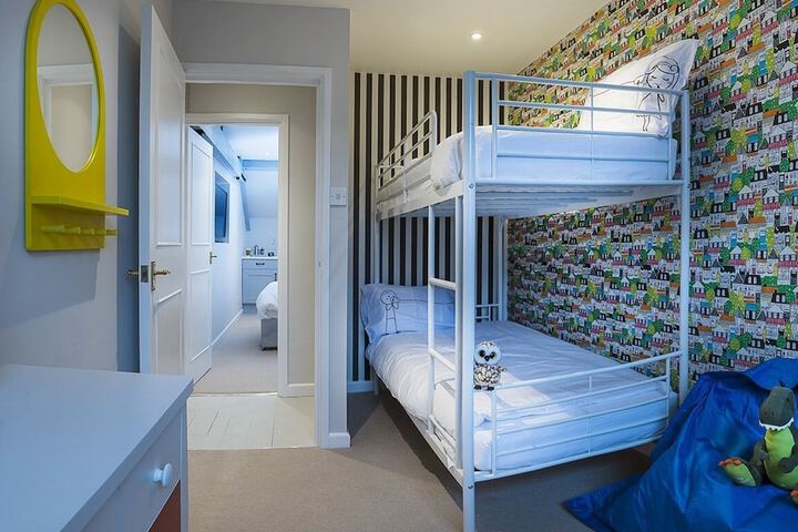 Room 3 of 39