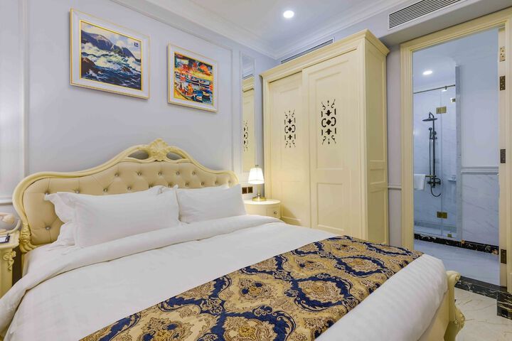 Room 8 of 195