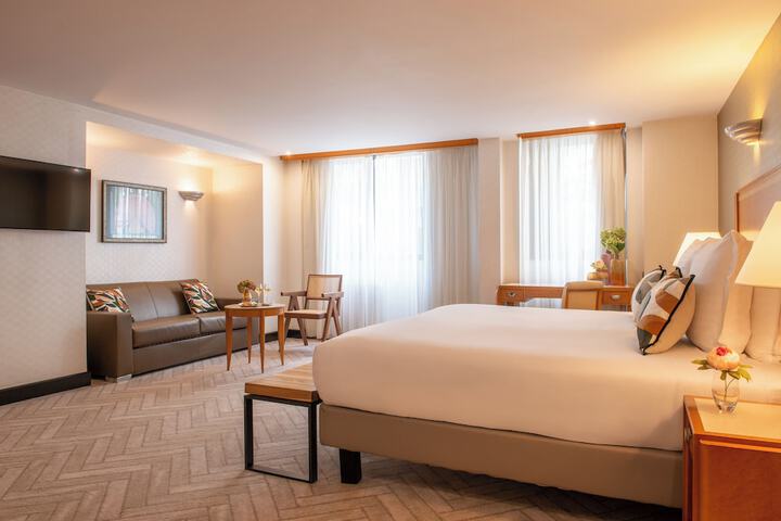 Room 10 of 46