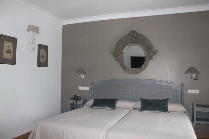 Room 4 of 36