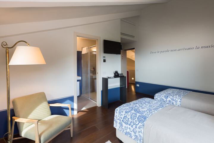 Room 7 of 51