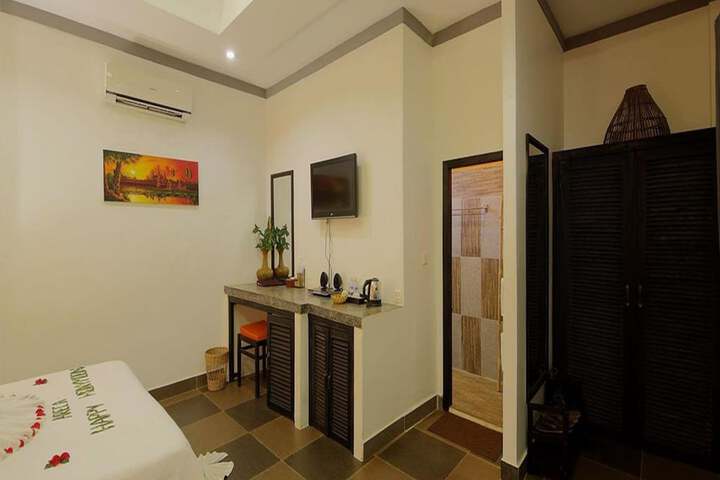 Room 18 of 51