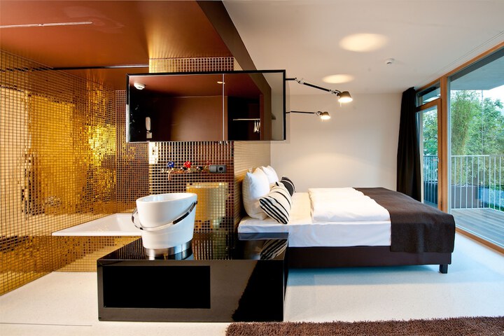 Room 107 of 159