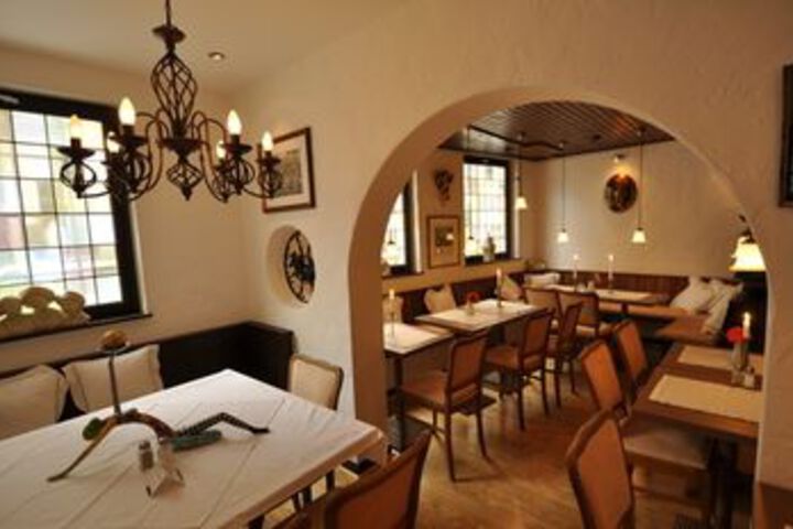 Dining 6 of 21