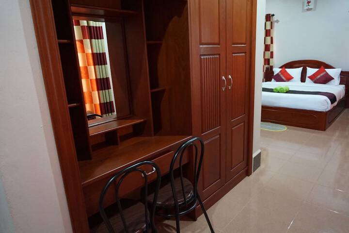 Room 13 of 23