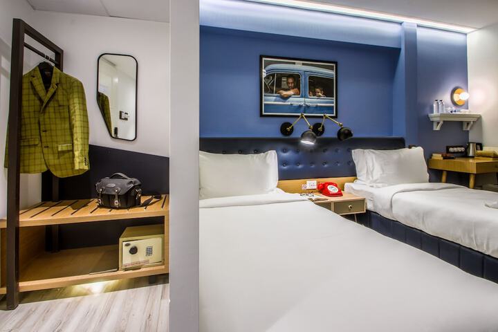 Room 8 of 38