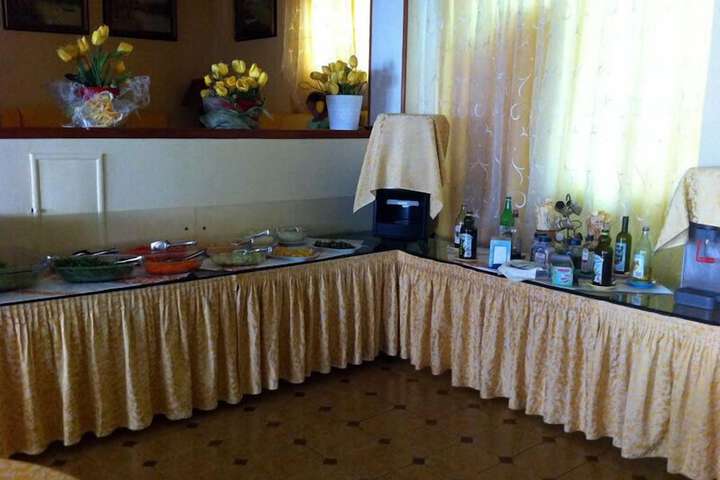 Dining 45 of 57