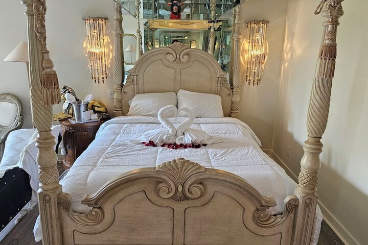 Room 10 of 37