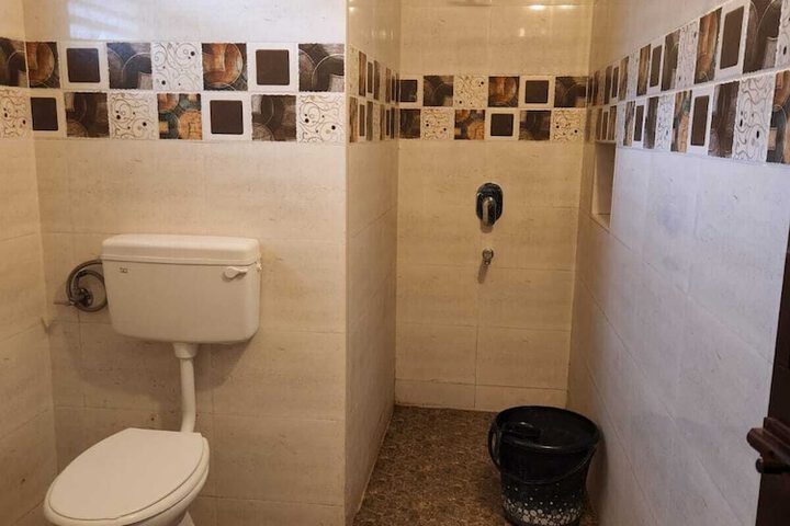 Room 24 of 34