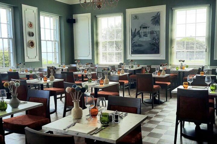 Dining 114 of 134