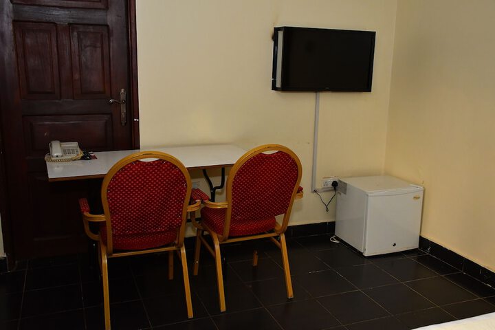 Room 32 of 72