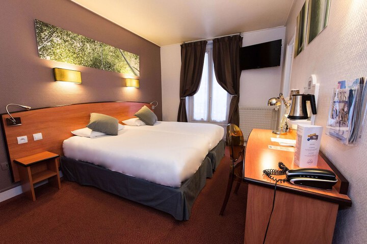 Room 6 of 25