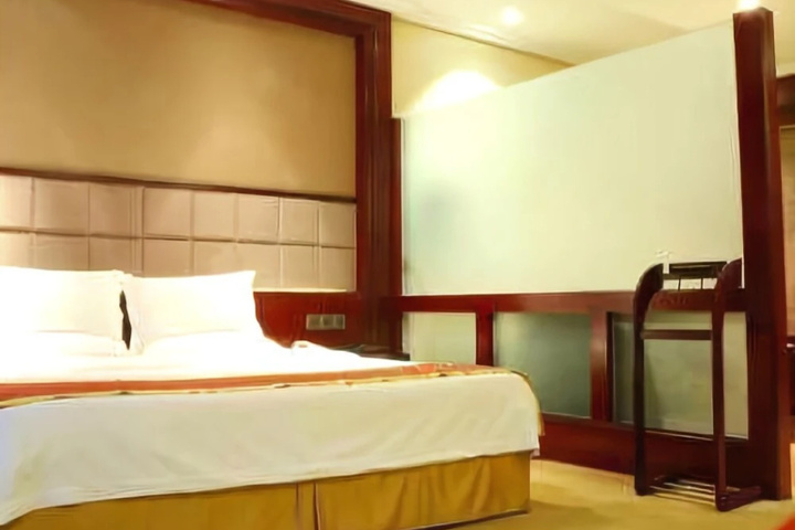 Xintianjiao Commercial Hotel
