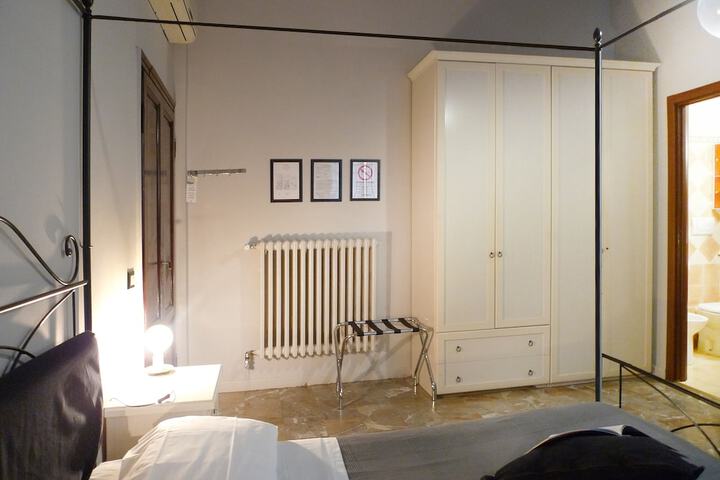 Room 20 of 155