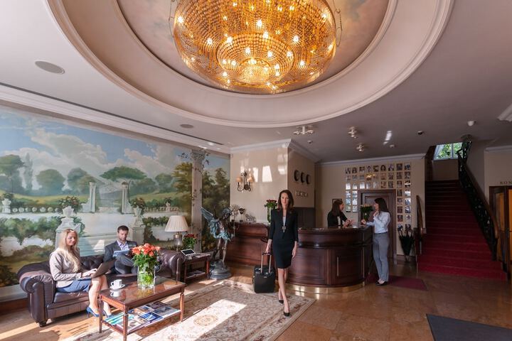 Hotel Interior 4 of 86