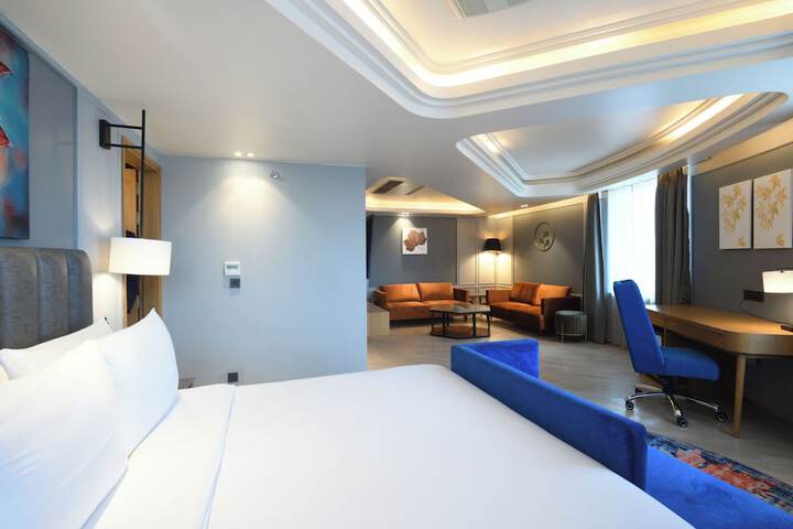 Room 10 of 69