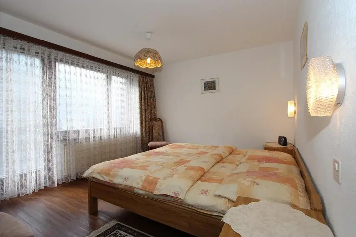 Room 3 of 16