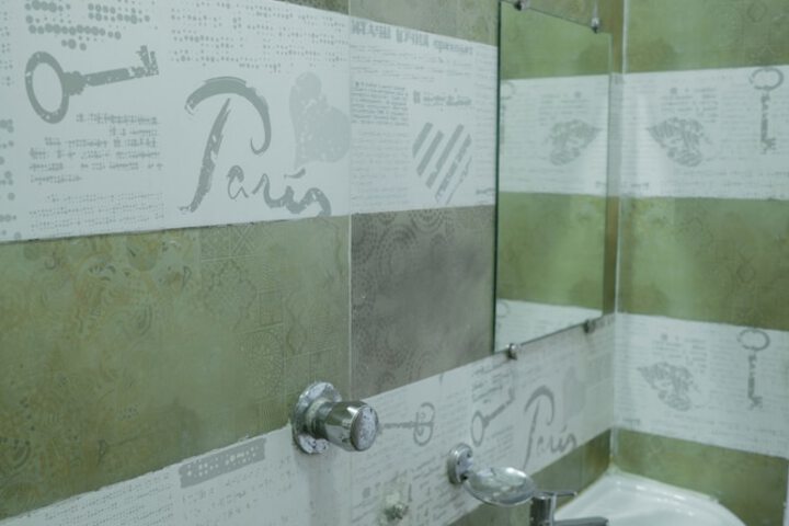 Room 68 of 86