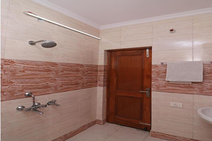OYO 10361 Hotel Stay at 23