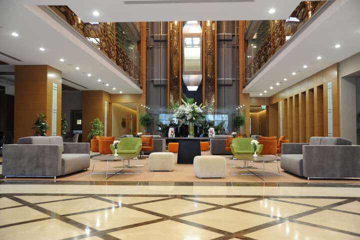 Entrance & Lobby