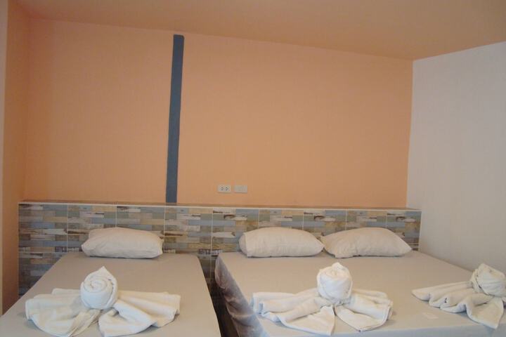 Room 34 of 86