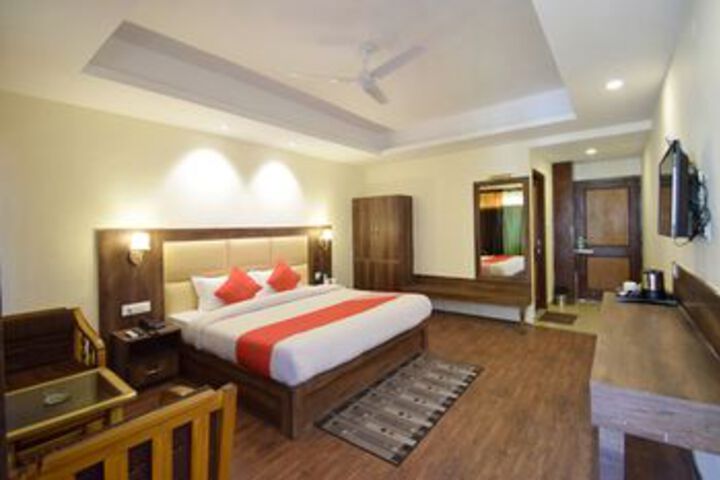 Room 8 of 27