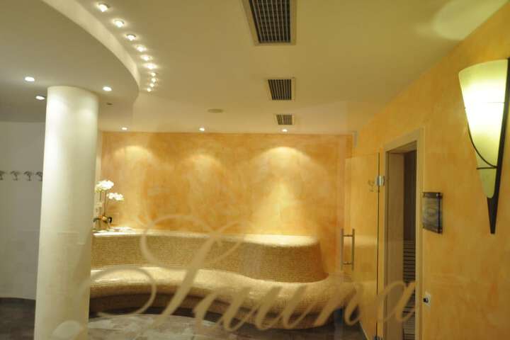 Spa 23 of 47