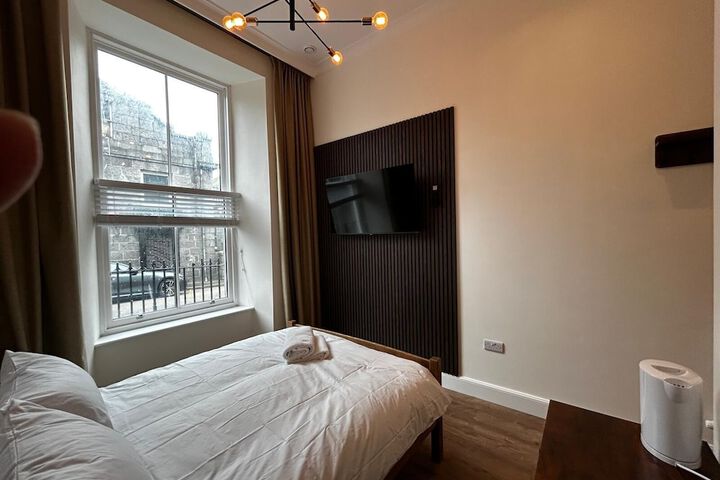 Room 8 of 26