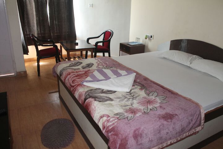 Room 4 of 30