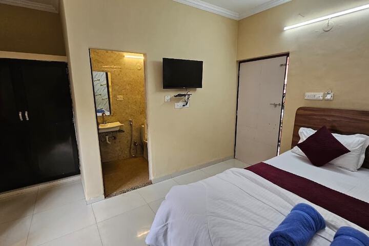 Room 11 of 19