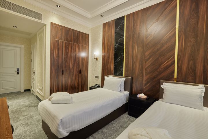 Room 14 of 31