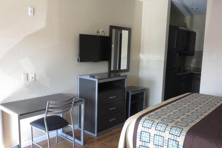 Room 10 of 30