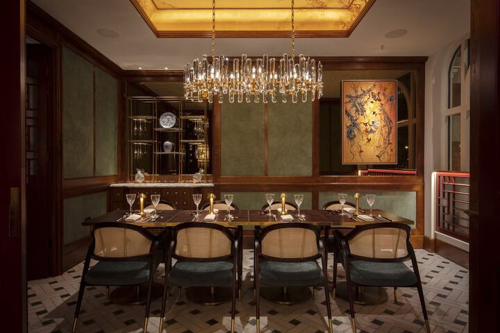 Dining 61 of 102