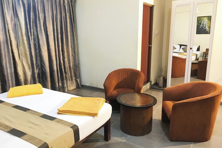 Room 12 of 48