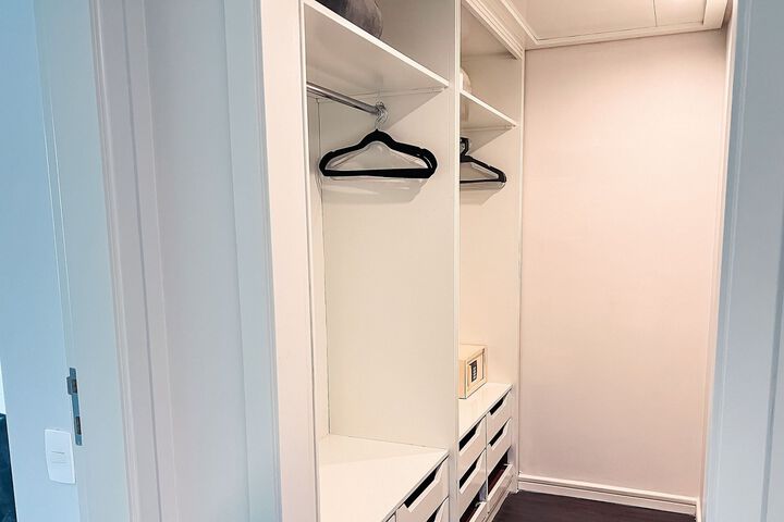 Room 82 of 103