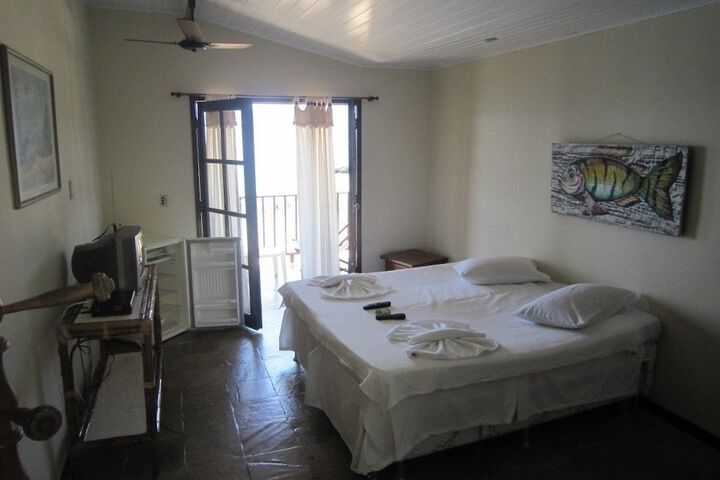 Room 3 of 32