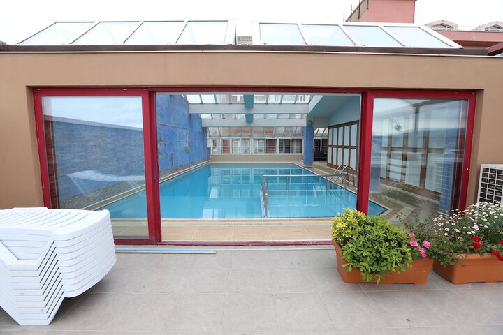 Pool Hotel