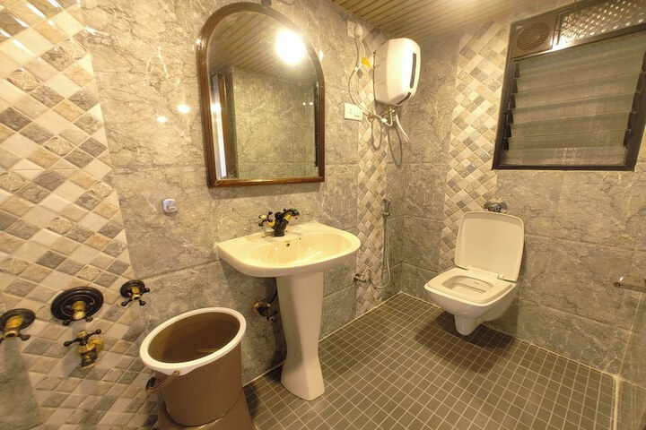 Room 26 of 35