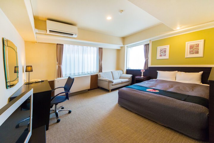 Room 10 of 60