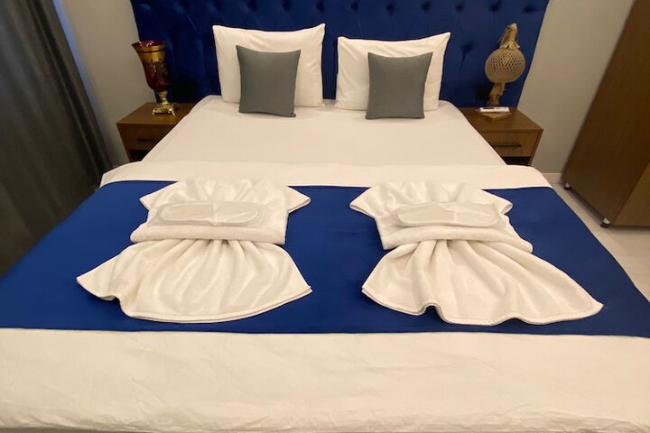 Room 11 of 30