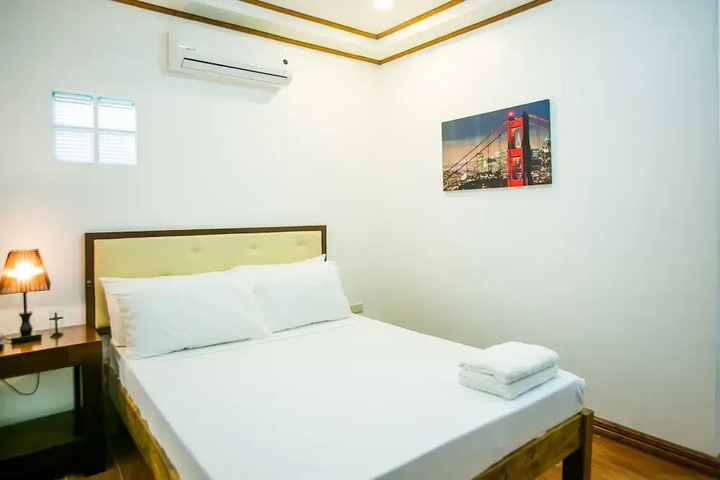 Room 4 of 13