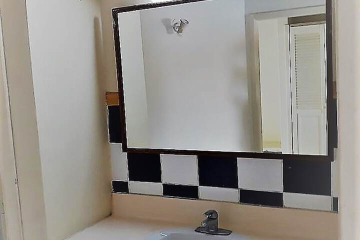 Room 7 of 15