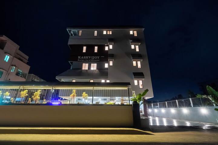 Hotel 32 of 32